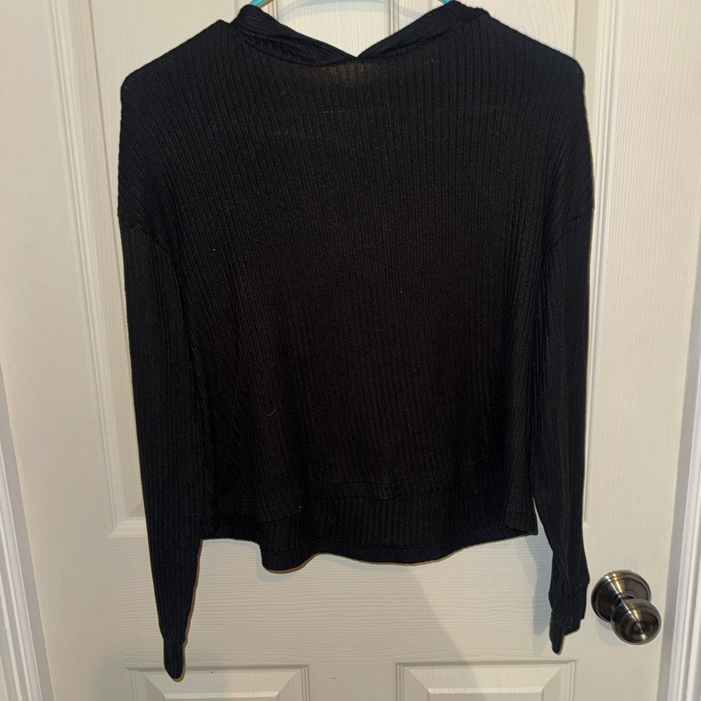 6/$15 Colsie Black Ribbed Hoodie